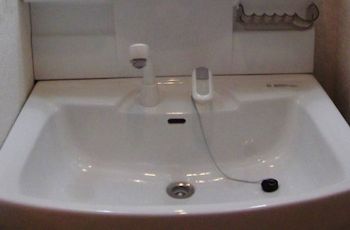 洗面化粧台の交換